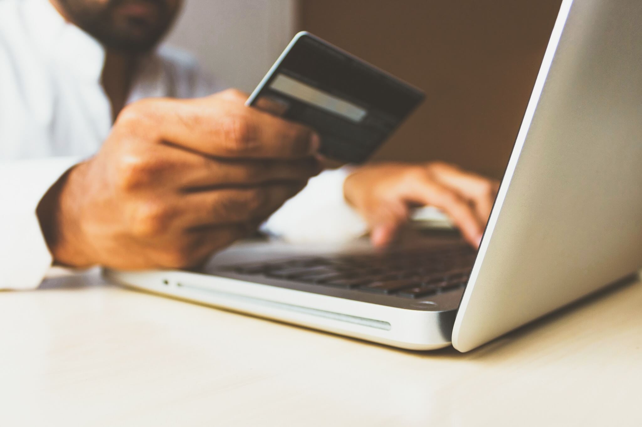 Comparación de plataformas de comercio electrónico: WooCommerce, Shopify y Magento